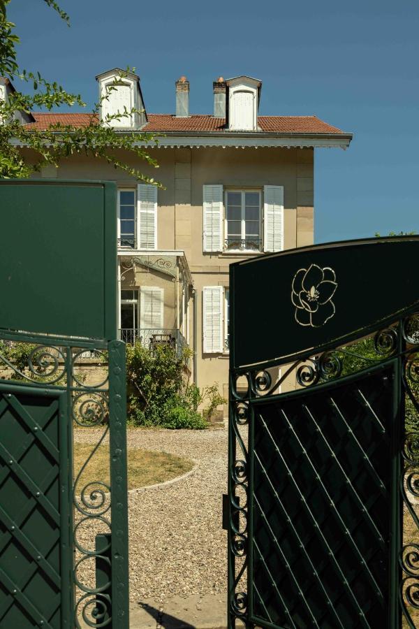 Le Parc Du Magnolia Bed and Breakfast Montbéliard Exteriör bild